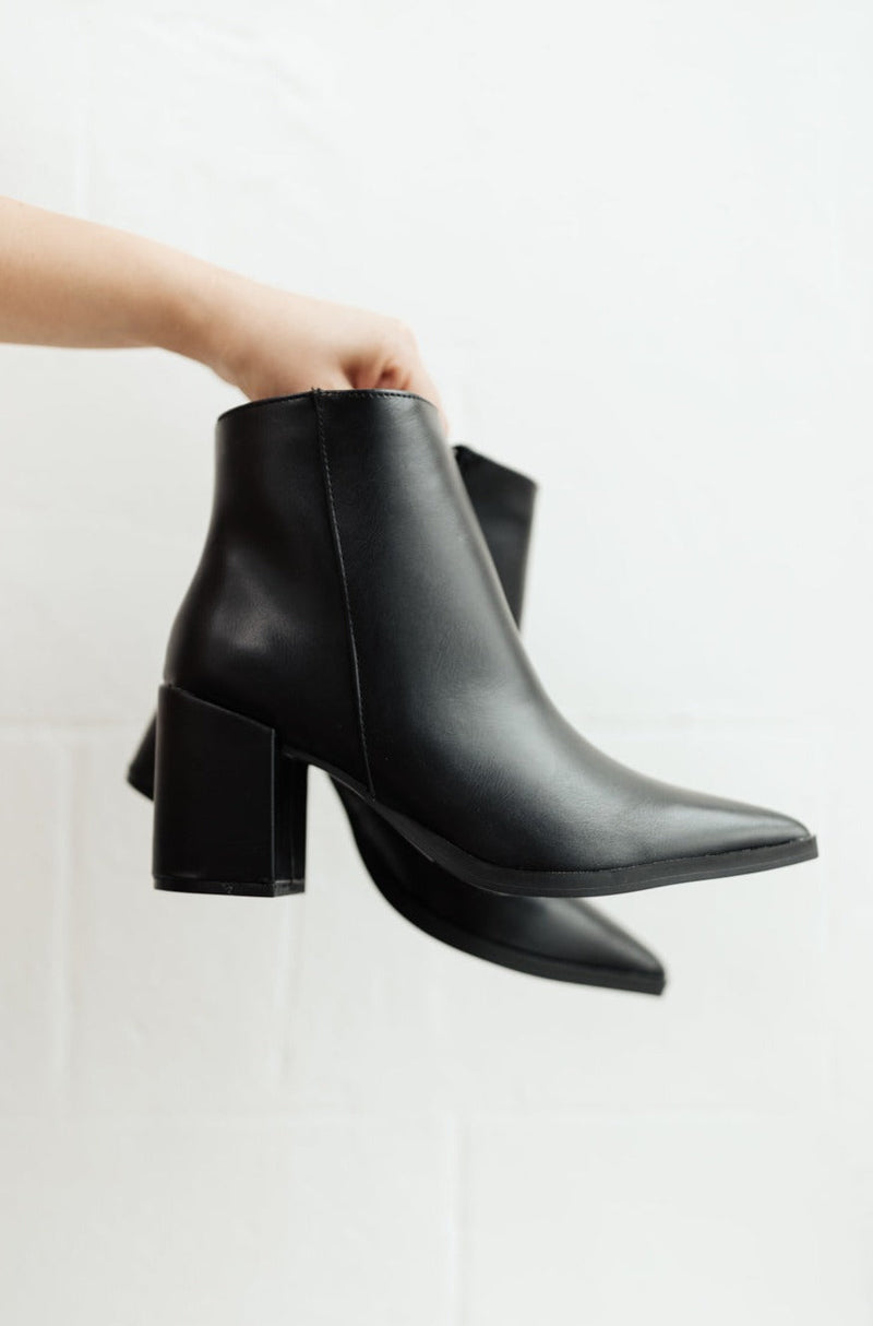 Amari Ankle Boots In Black Womens