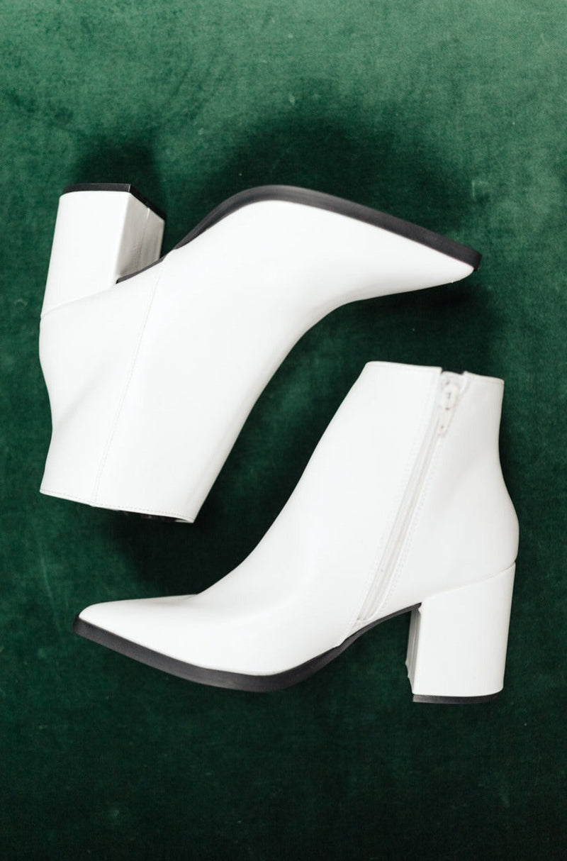 Amari Ankle Boots In White Womens