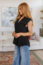 Elevate Everyday Blouse In Black Womens