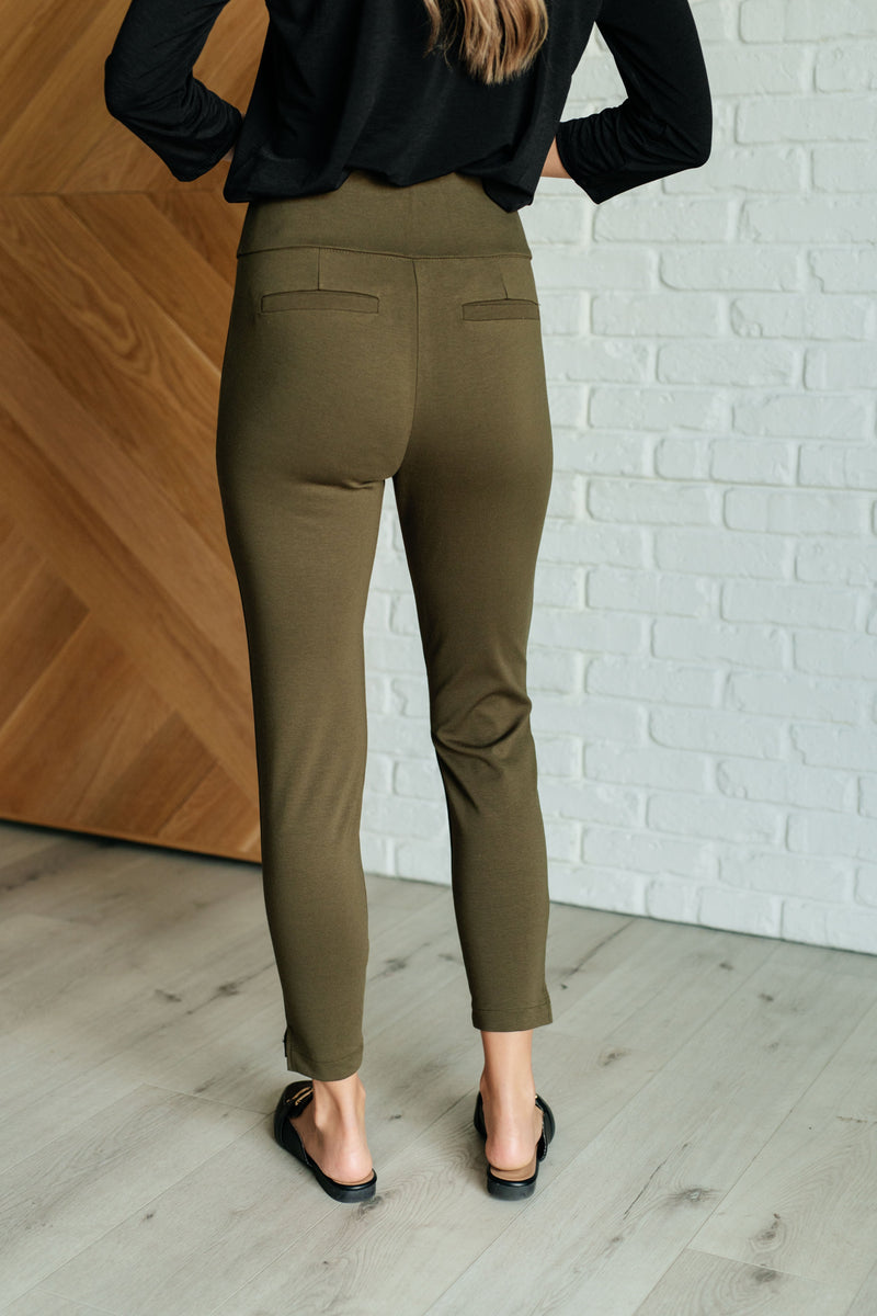 Magic Ankle Crop Skinny Pants in Olive