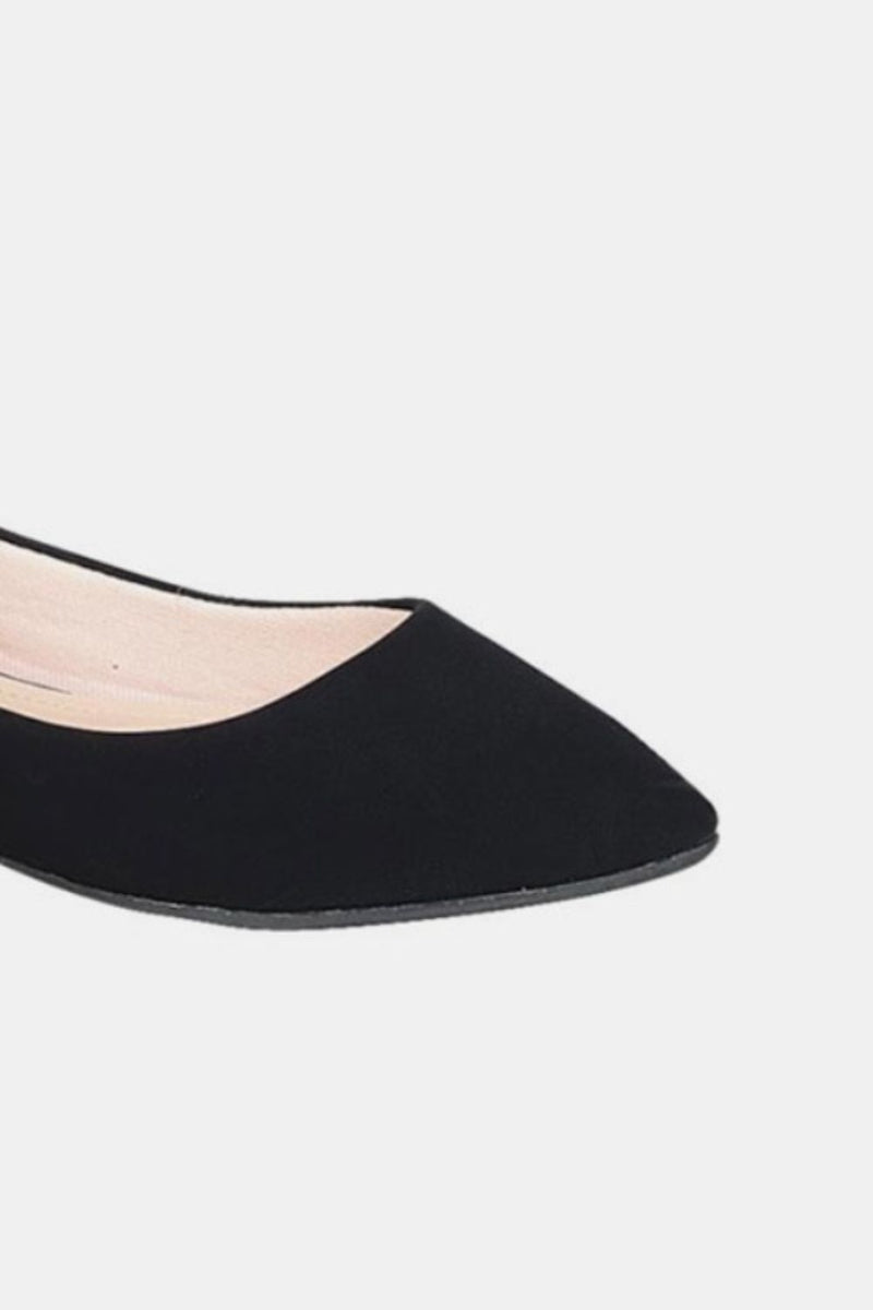 Pointy Toe Slip On Flat Loafers in Black