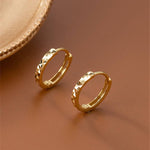 Dainty Geometric Huggie Hoop Earrings in 925 Sterling Silver: Silver / 1.4 cm